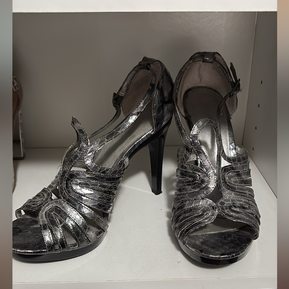 Elegant Strappy Heels size 8